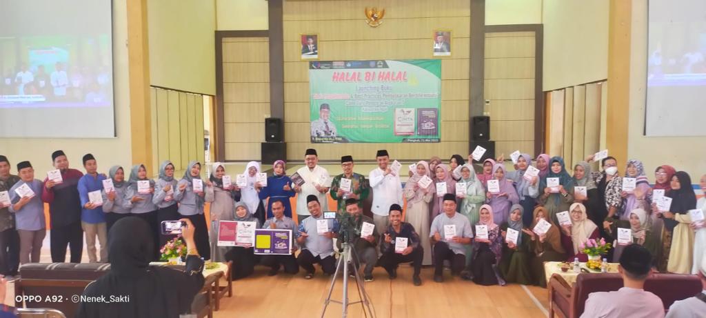 Komunitas Calon Guru Penggerak Launching 2 Buku Maha Karya
