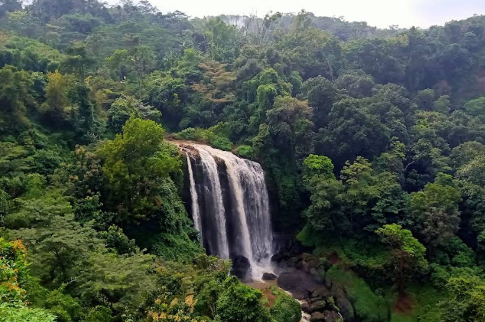 Daftar 10 Wisata Alam Air Pegunungan Jawa Tengah yang Sejuk dan Anti Bosen