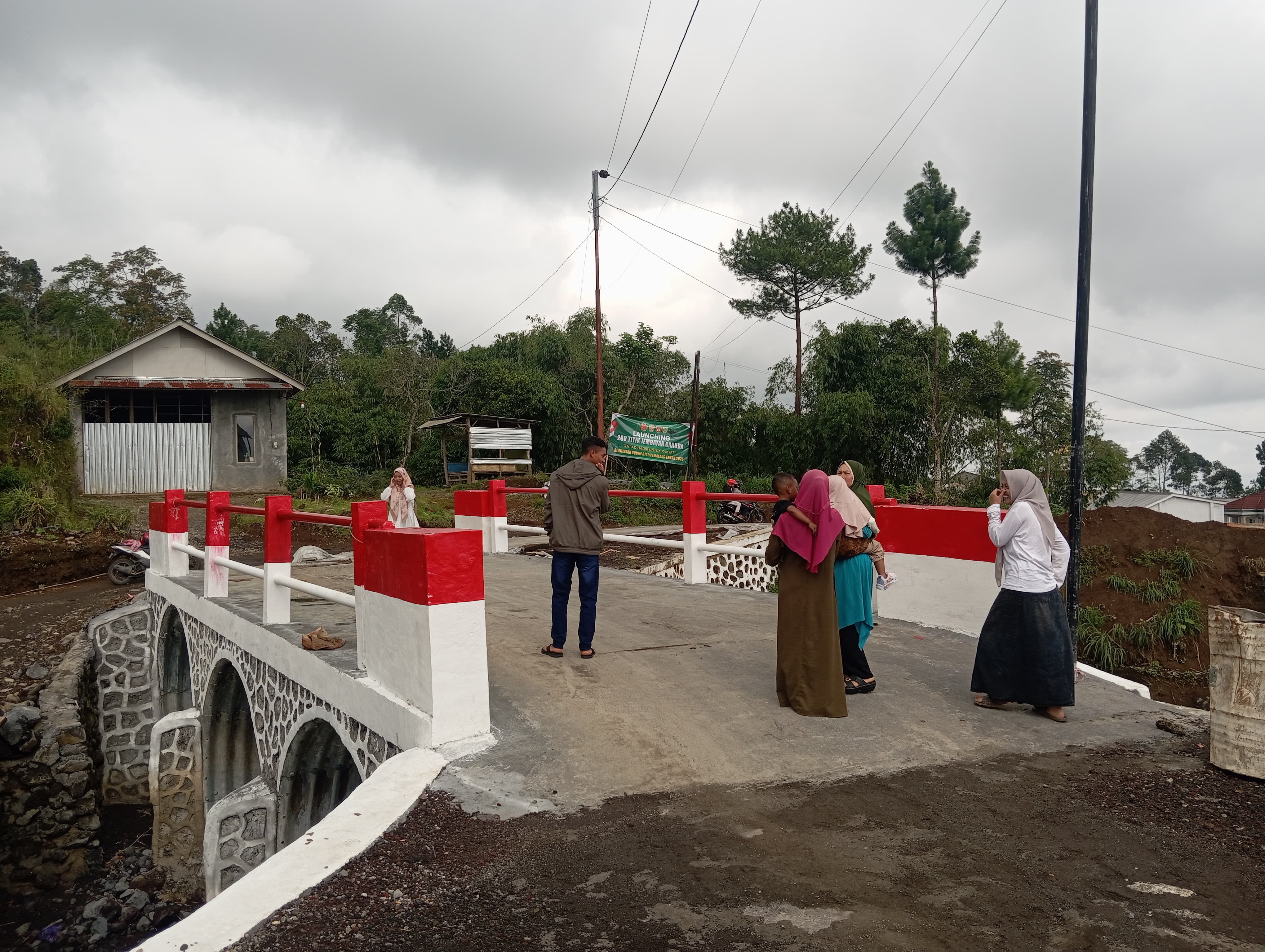 Sempat Terisolir, Warga Penakir Pemalang Akhirnya Nikmati Jembatan Baru