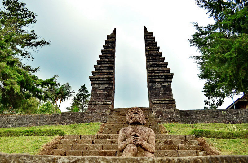 6 Misteri dan Mitos Candi Cetho, Pesona Mistis yang Memikat di Jawa Tengah