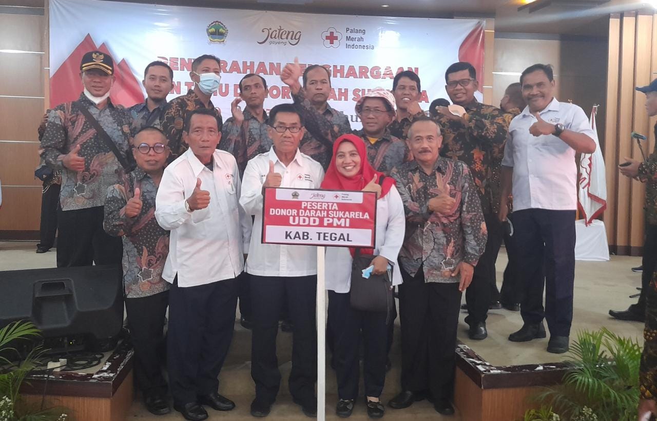 Kerap Sumbangkan Darah, 12 Warga Kabupaten Tegal Diganjar Penghargaan Oleh Gubernur Jateng