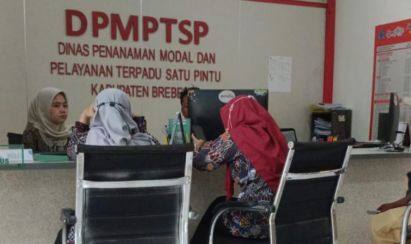 Pelayanan DPMPTSP di MPP Brebes Diserbu Warga