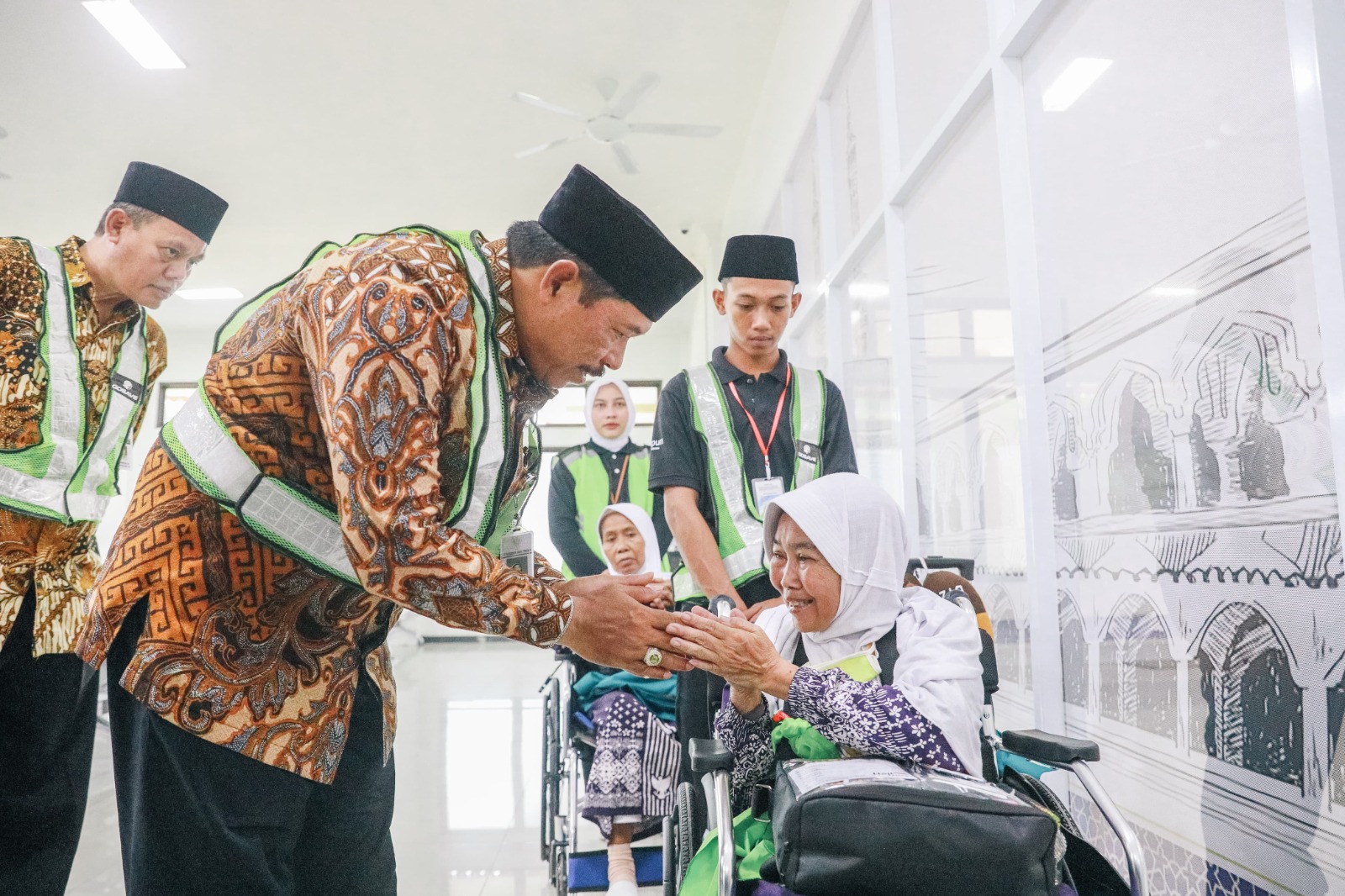 Dapat Fasilitas Fast Track, 352 Jemaah Calon Haji Kloter Pertama Dilepas Pj Gubernur Jateng