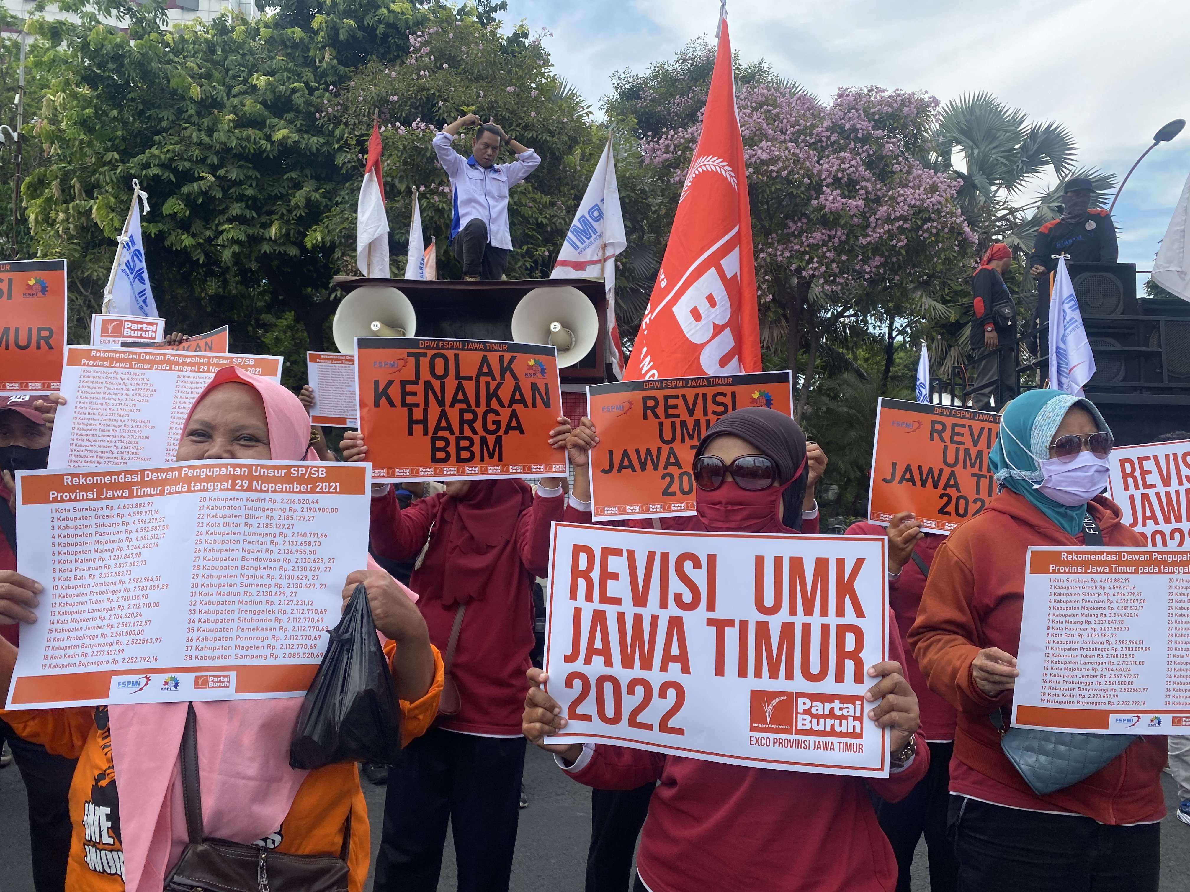 Jakarta Mulai Dikepung Demo Penolakan Kenaikkan Harga BBM, Jokowi Ngantor di Istana Bogor