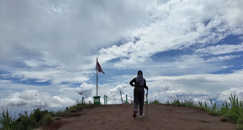 3 Gunung di Jawa Tengah yang Pas Buat Solo Hiking, Jalurnya Mudah