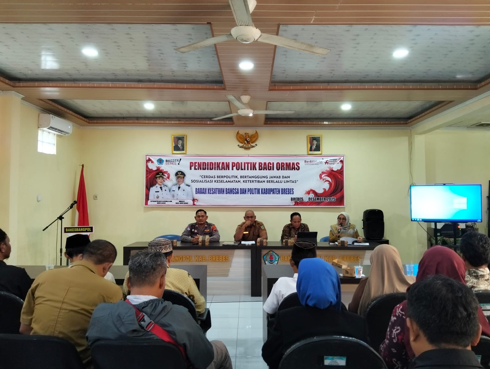 Kesbangpol Brebes Gelar Pendidikan Politik, Ormas Diajak Berpartisipasi 