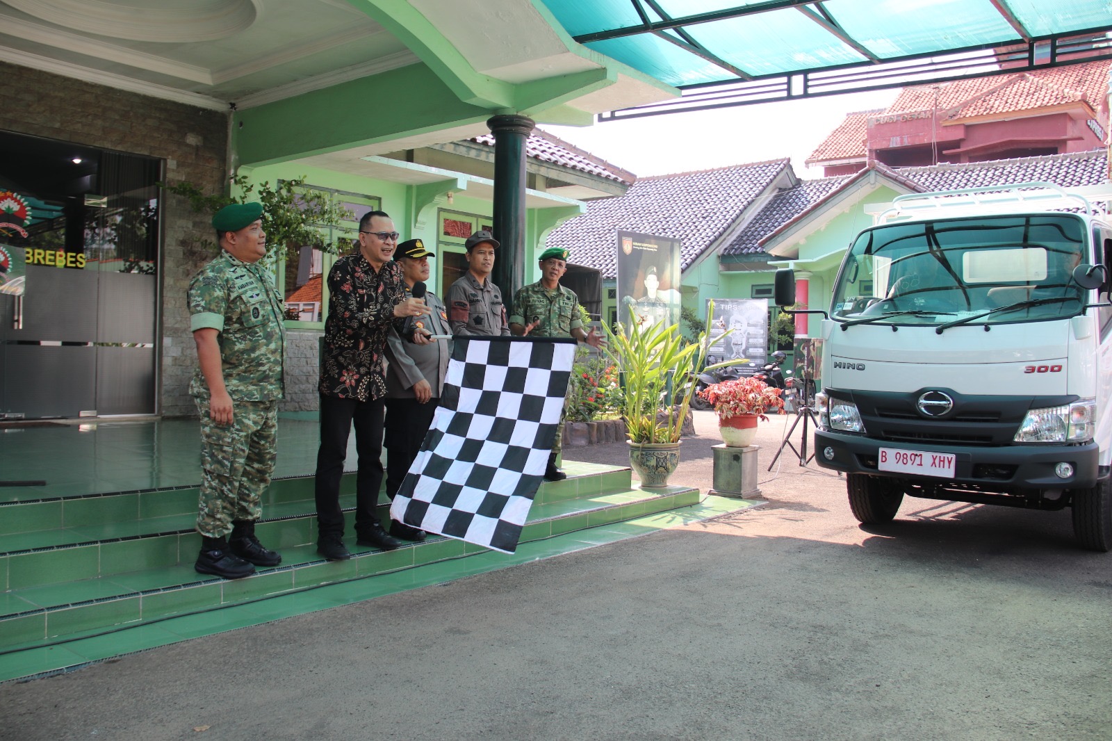 Bertahap, 10 KDMP di Brebes Terima Truk untuk Sarpras