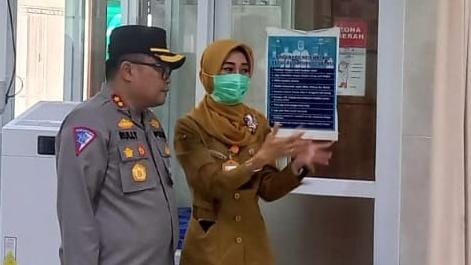 Tampak Terlindas Ban di Video yang Beredar, Tangan Petugas Damkar yang Kunduran Truk Pemadam Tidak Terluka