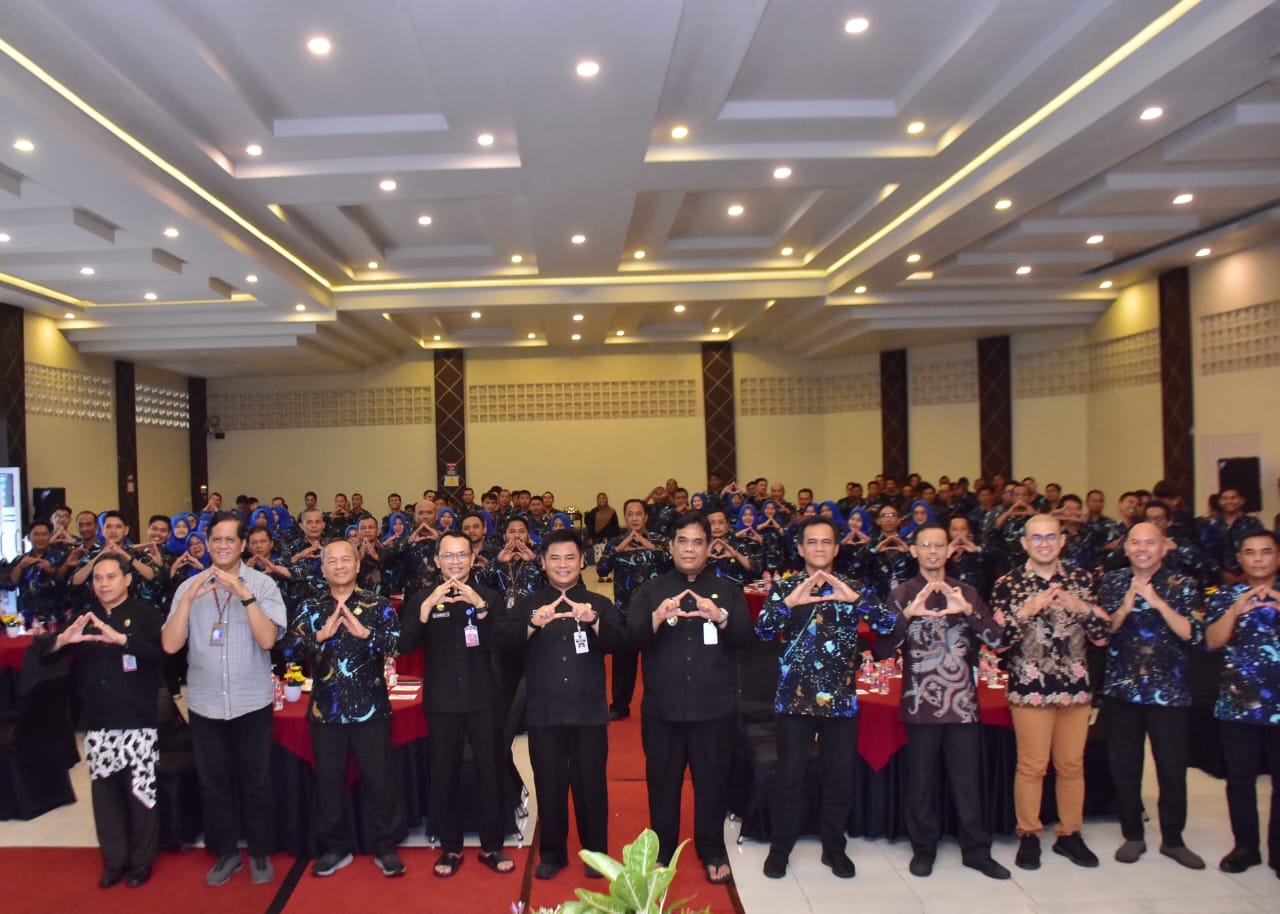 Karyawan Perumda Tirta Ayu Kabupaten Tegal Diminta Jadi Super Tim, Bupati: Berkualitas Unggul  