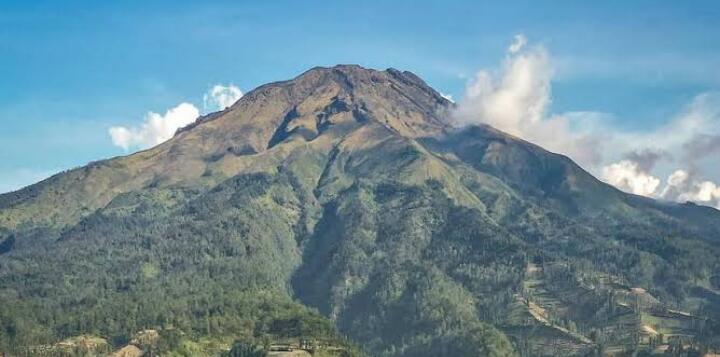 Menelusuri Mitos Gunung Sumbing Beserta Pantangannya! 