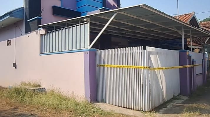 Rumah Oknum Terduga Penganiaya Istri Dipasang Garis Polisi