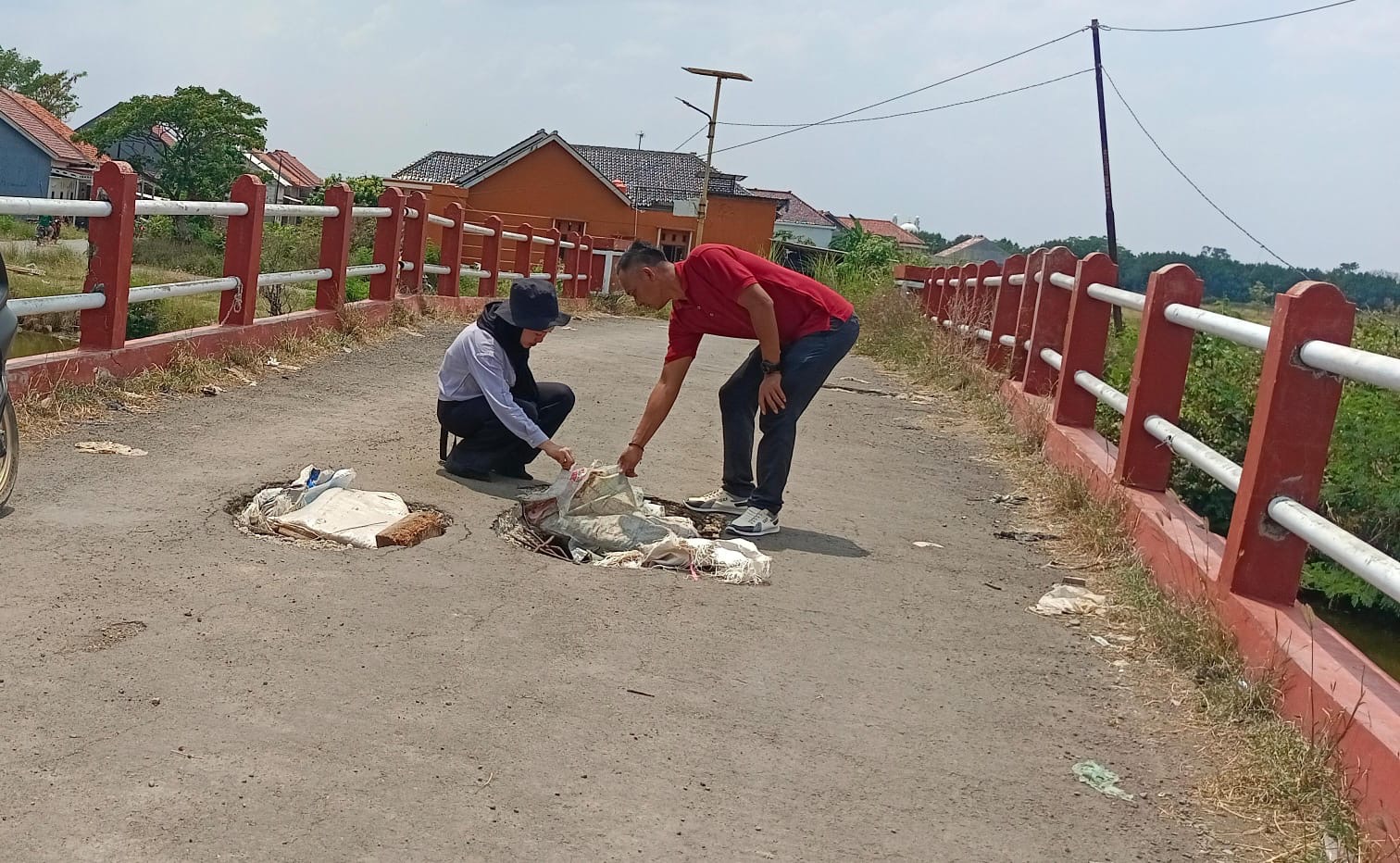 Berlubang, Jembatan di Brebes Penghubung Dua Desa Bahayakan Pengguna Jalan
