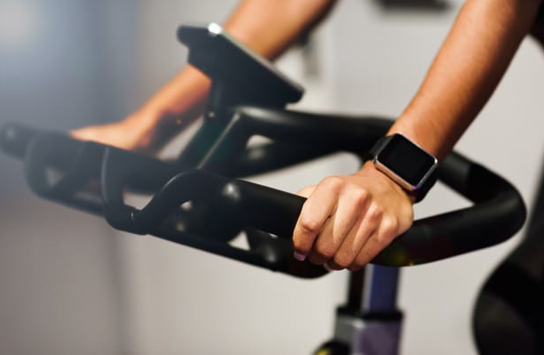 Pilihan Stylish 6 Smartwatch untuk Fitness, Raih Target Aktivitas Fisik Anda!