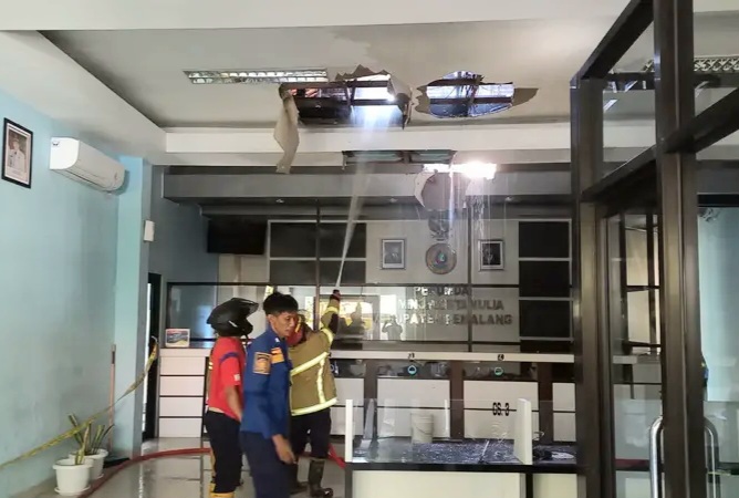 Kantor PDAM Pemalang Terbakar, Diduga Karena Hal Ini