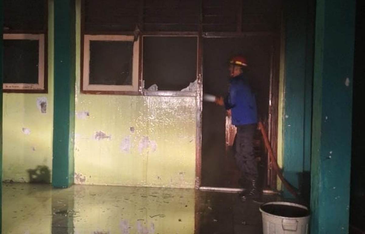Warga Panik! MTs NU Sunan Kalijaga Tegal Kebakaran di Pagi Buta