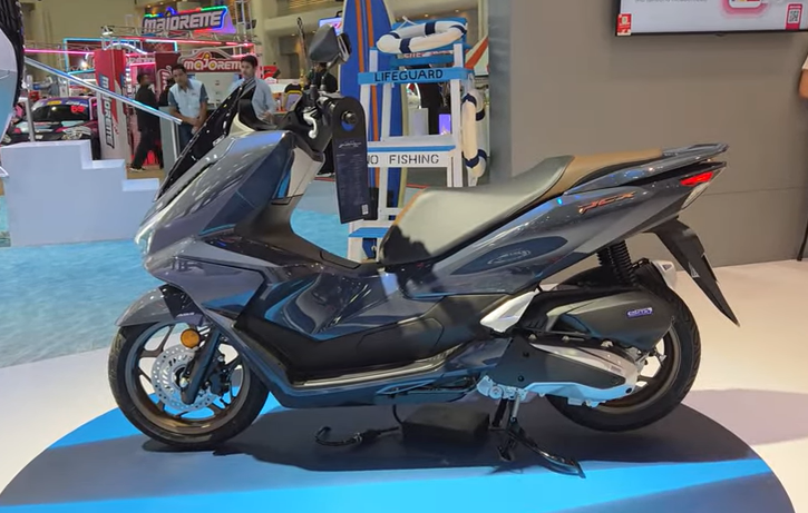 Skutik Paling Nyaman di Indonesia, Ini Kelebihan Honda PCX 160 2025 dari Produk Lainnya