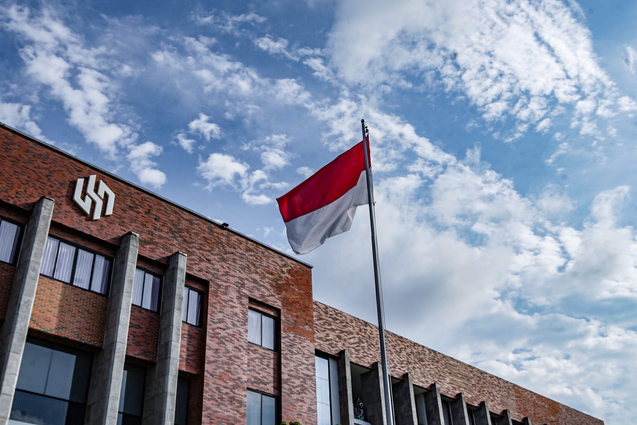 Tren “Yo Beter” Ramai di Bregaslang, Ternyata dari Universitas Harkat Negeri Tegal