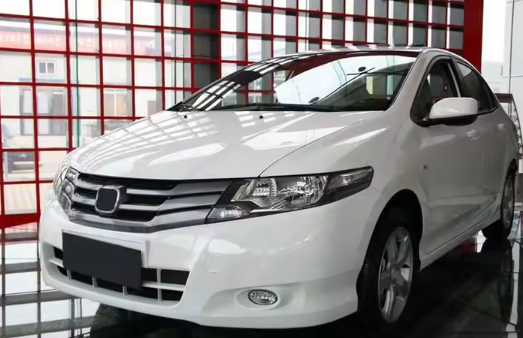 Hits! Deretan Sedan Bekas di Bawah Rp100 Jutaan Terbaik 2025!