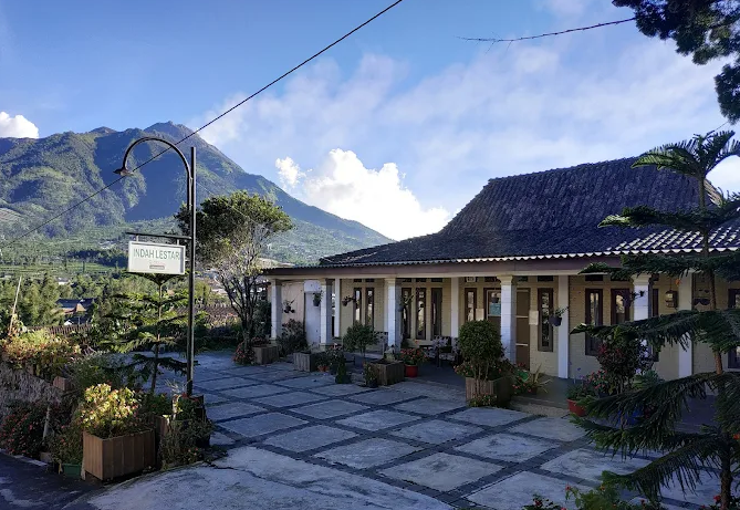 Mulai Rp150.000, 7 Penginapan Murah Dekat Gunung Merbabu dengan View Awan Paling Indah