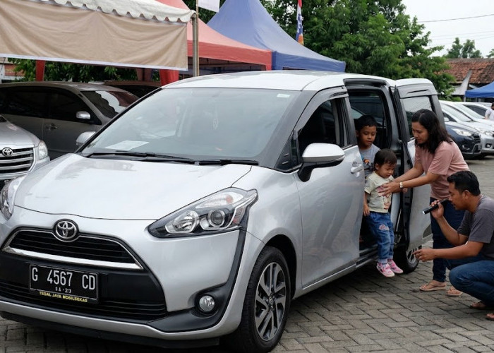 Mobil Bekas Berpintu Geser Elektrik, Berapa Harga Fitur yang Dulu Identik dengan Mobil Mahal?