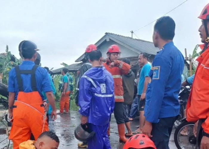 Angin Kencang Terjang Dukuhwringin Brebes, Belasan Rumah Warga Rusak Parah