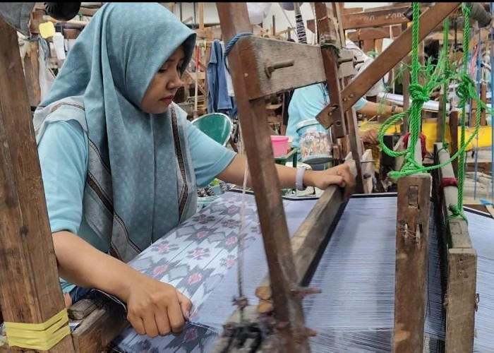 Imbas Perang Iran-Israel: 50 Ribu Sarung Tegal Gagal Kirim ke Afrika