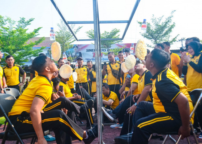Lepas Seragam Dinas, Polisi di Tegal Ikuti Lomba HUT RI ke-81