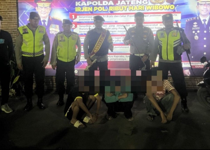 4 Terduga Anggota Gangster di Tegal Diamankan Polisi Beserta Sajam, Seorang diantaranya Perempuan