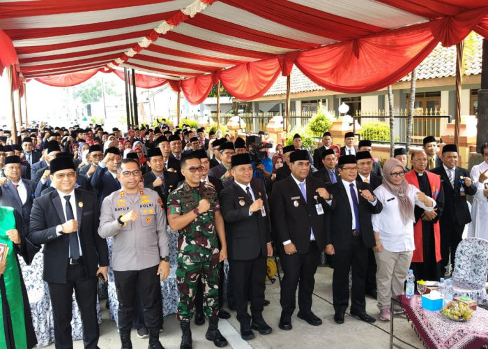 448 Pejabat Pemkab Tegal Dilantik di Tepi Jalan, Bupati Ischak Beri Pesan Keras