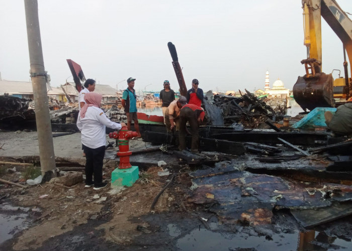 Setahun Karam, 60 Bangkai Kapal yang Terbakar di Pelabuhan Jongor Tegal Dievakuasi