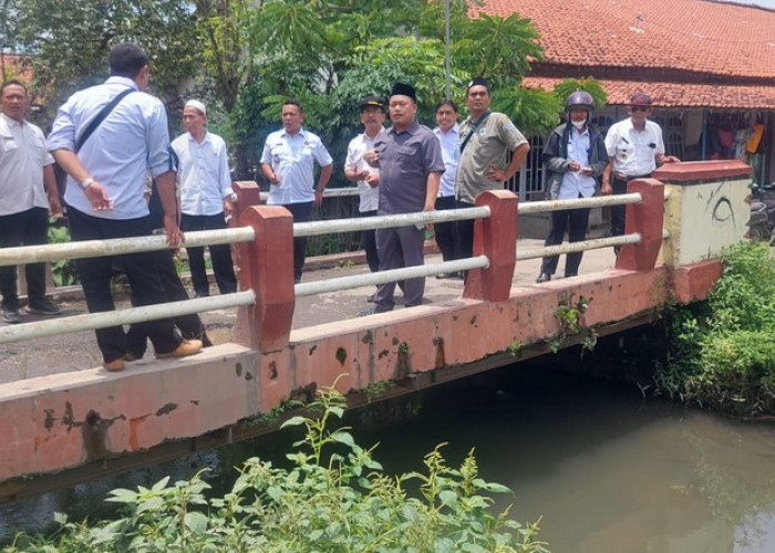 Blusukan ke Sungai Jembangan, Ketua DPRD Kabupaten Tegal Temukan Sedimentasi Parah