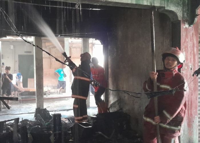 Kebakaran Pasar Induk Bumiayu Brebes, Api Muncul dari Kios Diduga akibat Korsleting Listrik