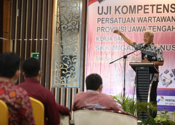 Buka UKW PWI Jateng, Ganjar Sebut Warna Rumah Indonesia Ada di Tangan Wartawan 