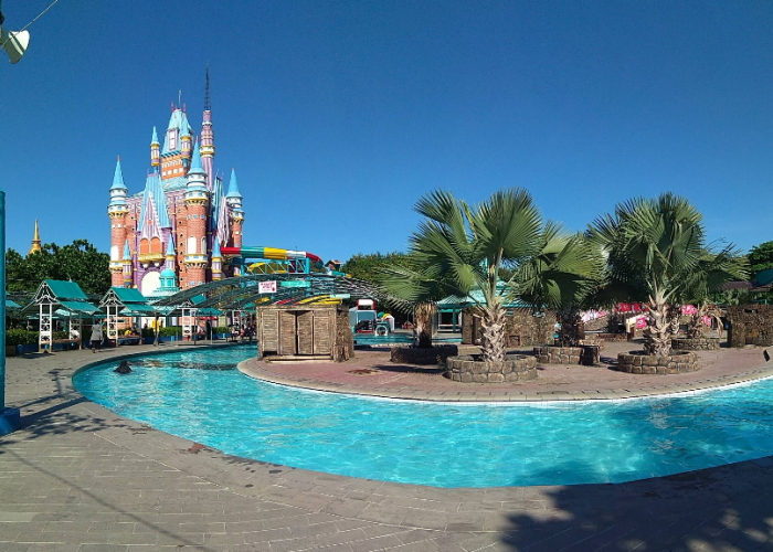 Pilihan Kolam Renang Murah di Surabaya Lengkap dengan Alamat dan Harga Tiket