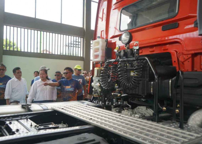 Bupati Tegal Resmikan Service Centre Truk di SMK Negeri 1 Adiwerna pada Peringatan HUT ke-47