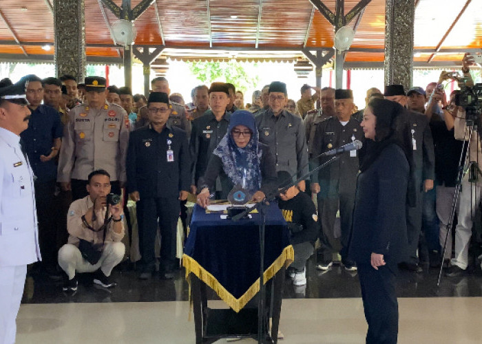 Bupati Brebes Lantik 14 Kades PAW, Mitha: Harus Utamakan Kepentingan Rakyat