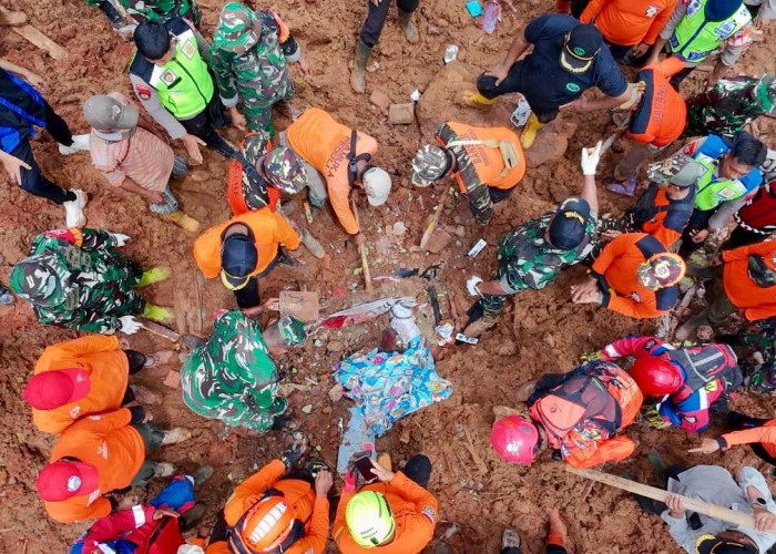 Hari Ketiga Pencarian, Tim Temukan 6 Korban Longsor di Cilacap