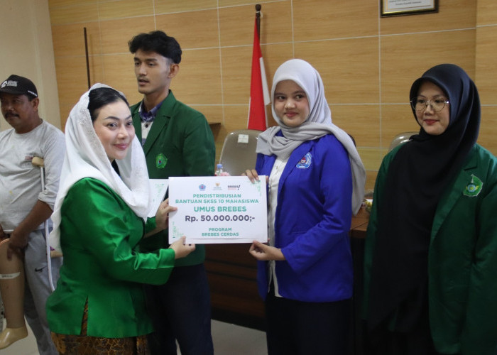 Bupati Brebes Salurkan Bantuan dari Beasiswa hingga Kaki Palsu