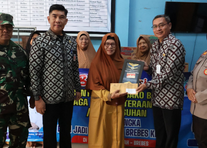 Jelang HUT Brebes, Pemkab Brebes Bagikan KIA di LKSA