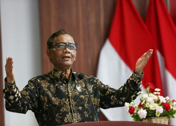 Johnny G. Plate Jadi Tersangka, Jokowi Tunjuk Mahfud MD Jadi Plt Menkominfo