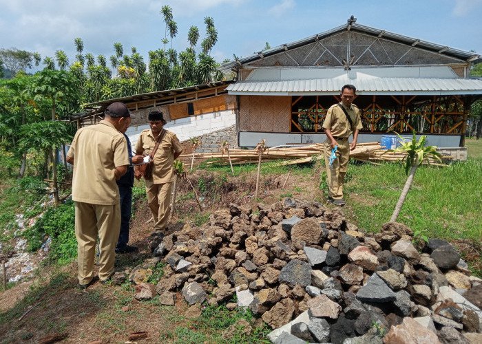 Pembangunan Gedung Serbaguna Desa Kecepit Pemalang Selesai, Pemdes Pikirkan Sarana Pendukung 