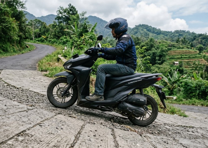 Motor Matic untuk Tanjakan, Seberapa Kuat Tarikannya saat Berboncengan di Jalan Menanjak?