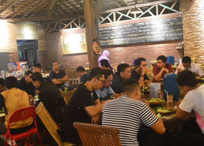 Soal Budget Bisa Patungan! Ini Rekomendasi Kuliner Semarang untuk Makan Malam bersama Teman