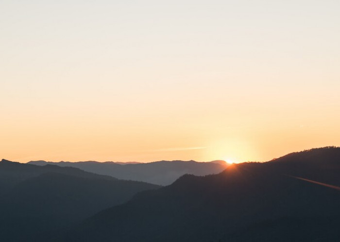 3 Spot Sunrise Terbaik di Tegal yang Memukau dan Sering Dikunjungi