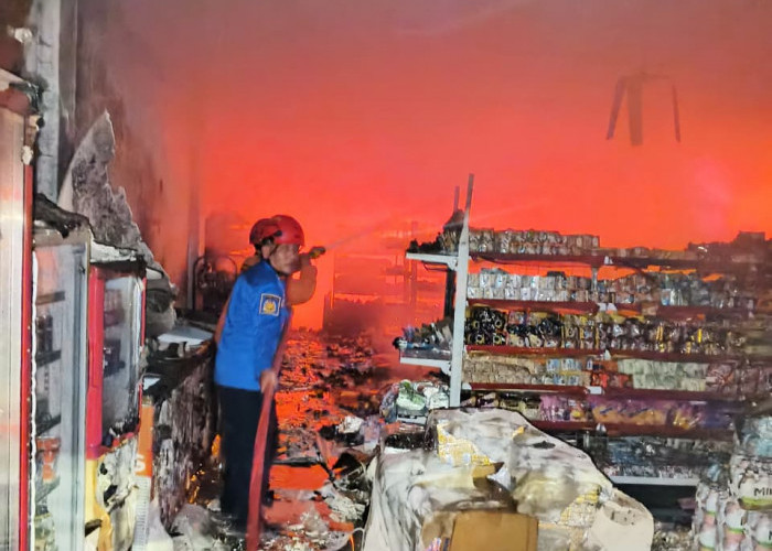 Kebakaran Ileksa Mart di Balapulang Tegal, Gudang Distribusi 10 Minimarket Ludes, Kerugian Tembus Rp6 Miliar