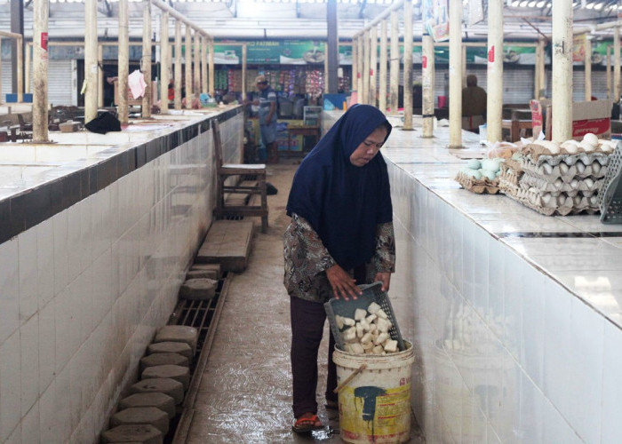 Eksistensi Pasar Tradisional di Tegal Terancam, Pasar Tiban Disebut Jadi Biangnya