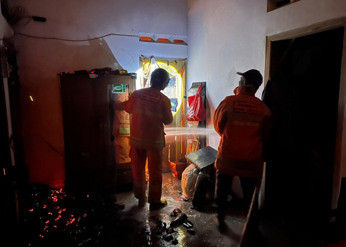 Tiga KK Kehilangan Tempat Tinggal Akibat Kebakaran di Balamoa Tegal usai Cek Cok, Kerugian Capai Rp50 Juta
