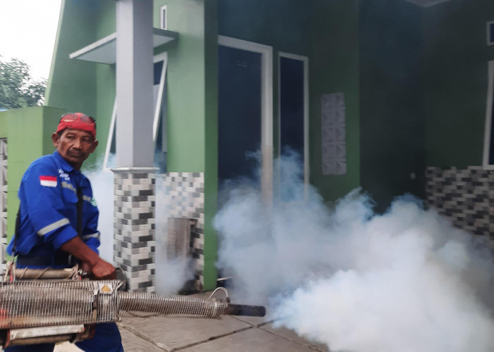 Cegah DBD Dusun I Desa Mejagong Pemalang DiFogging, Puskesmas Randudongkal Imbau Warga Lakukan 3M Plus