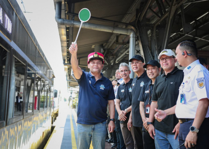 Mudik Gratis Jateng 2026: Ahmad Luthfi Lepas Ratusan Pemudik Kereta Api dari Pasar Senen
