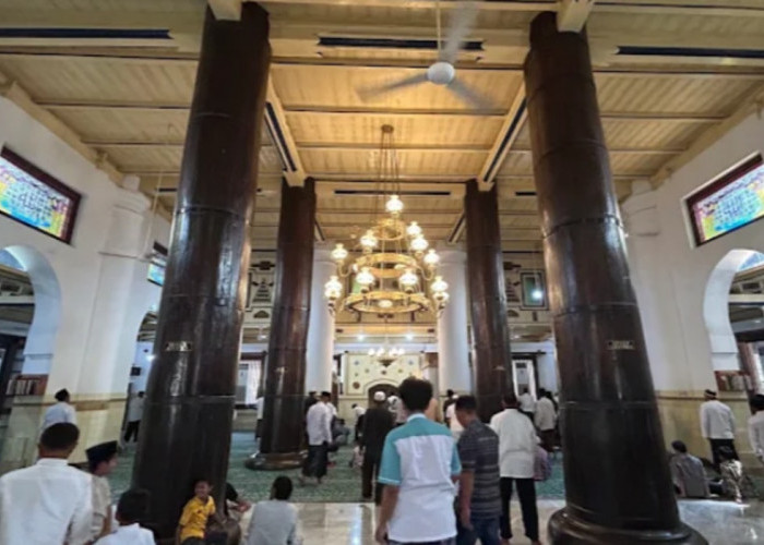 13 Wisata Religi Populer di Jawa Tengah, Ada Makam Wali hingga Masjid Bersejarah